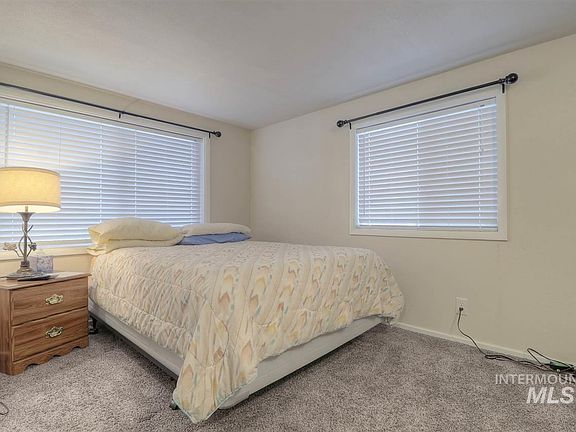 4th image of 1050 Petersburg Ave
