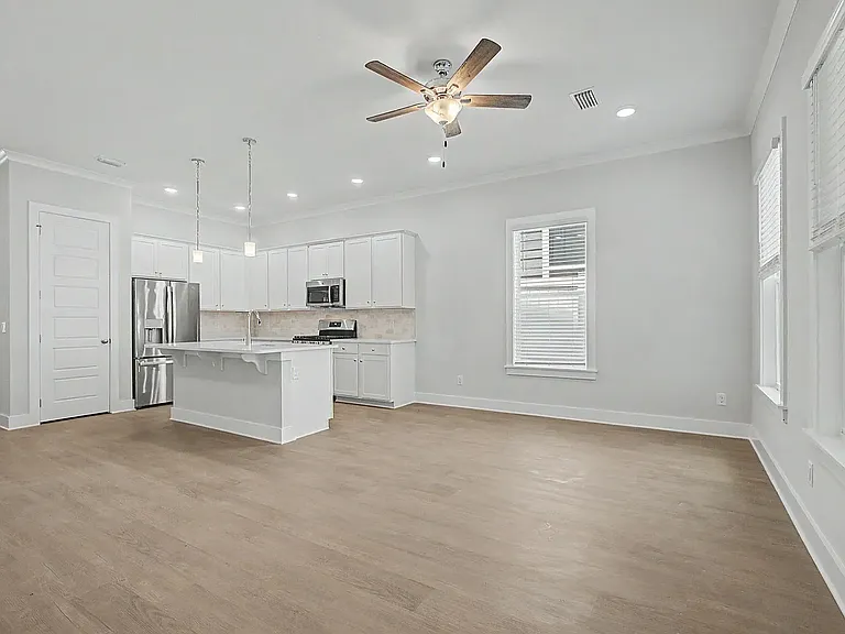 3065 Four Oaks Blvd — Photo 9