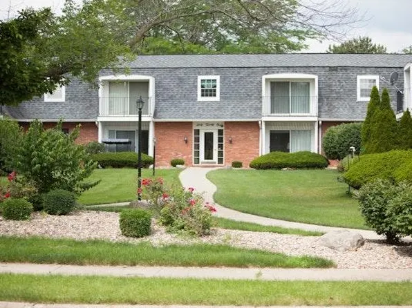 Old Orchard Trace Apartments, 6012 N Imperial Dr #H-147, Peoria, IL 61614