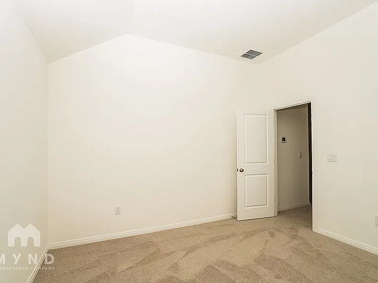 17705 Chamoix Dr — Photo 18