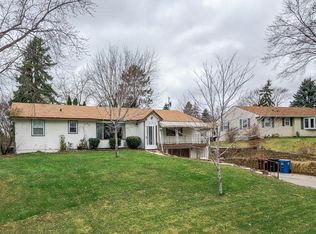 1733 Agate St N, Maplewood, MN 55117