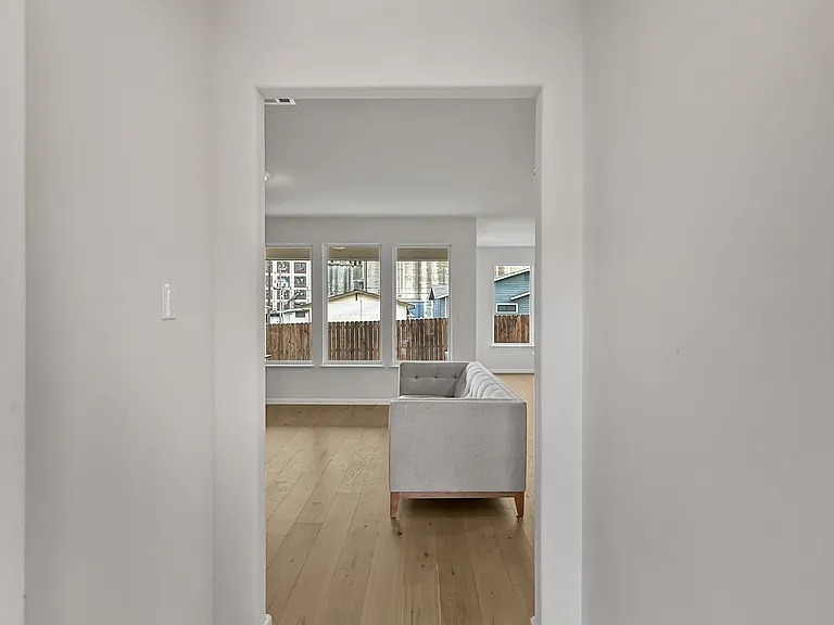 2018 Morse St — Photo 3