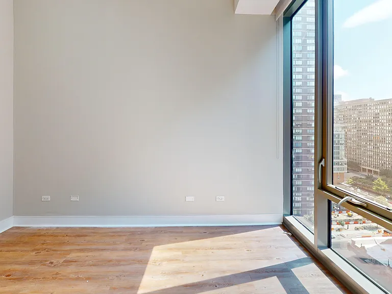 237 E 34th St #501 — Photo 8