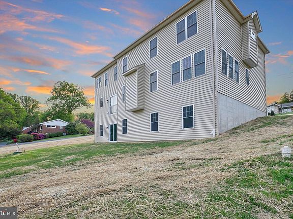 4th image of 1506 Bayview Dr