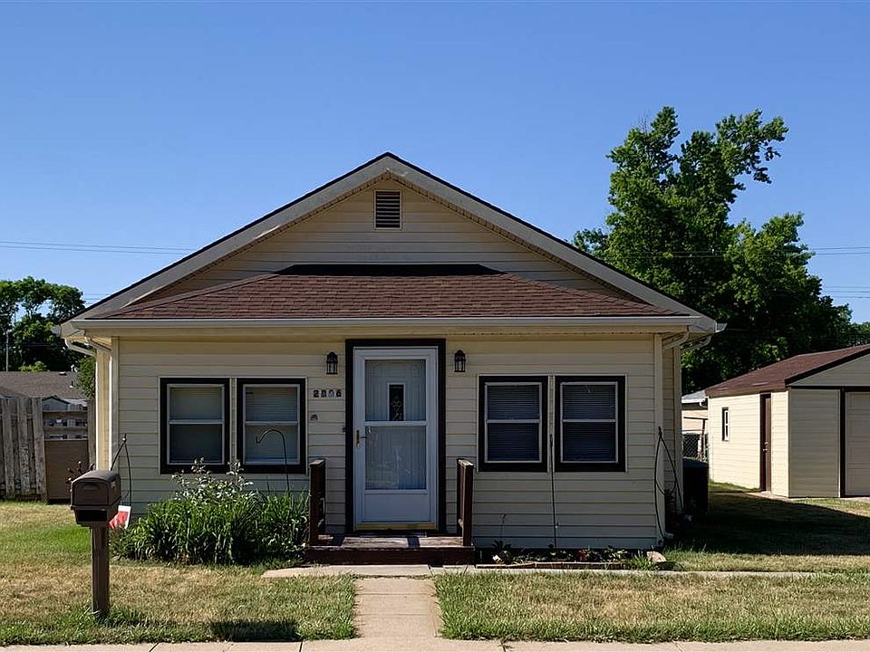 1st image of 2906 W 2nd St