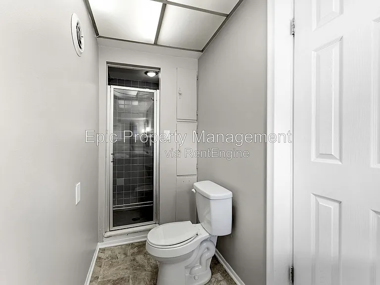 812 Riverbank St — Photo 6