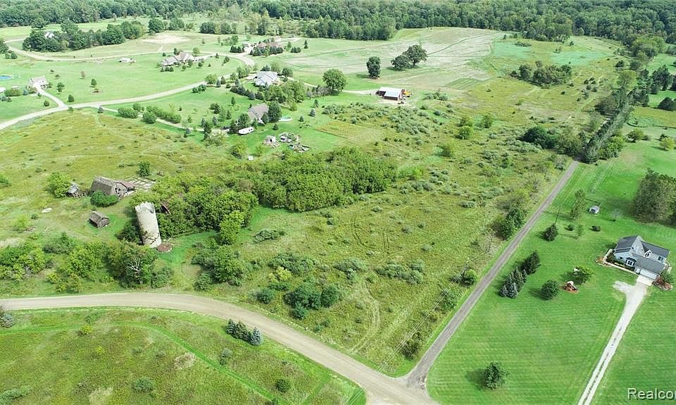 5140 Crandall Rd, Howell, MI 48855 MLS 2210076724 Zillow