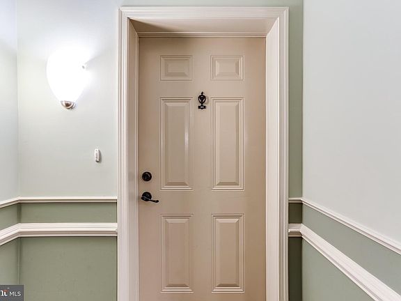4th image of 7559 Stoney Run Dr Unit 304
