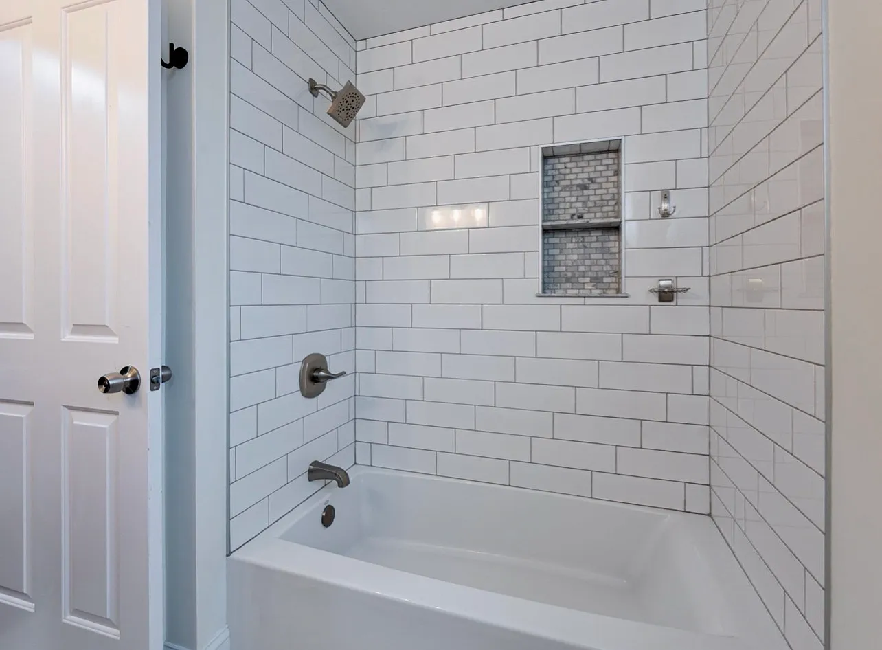 4 bed, 3.5 bath, 2200 sqft, $4,500 — Photo 3