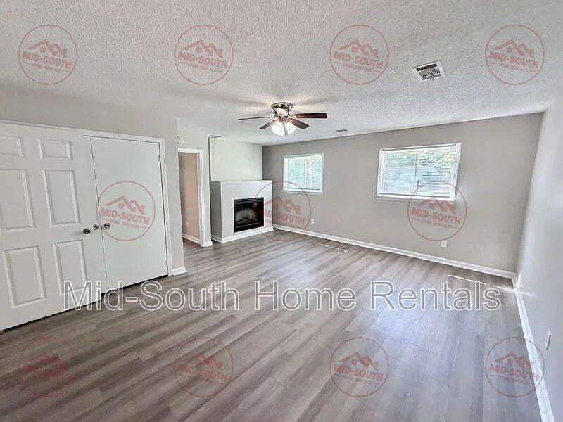 4 bed, 2.0 bath, 1608 sqft, $1,395 — Photo 2