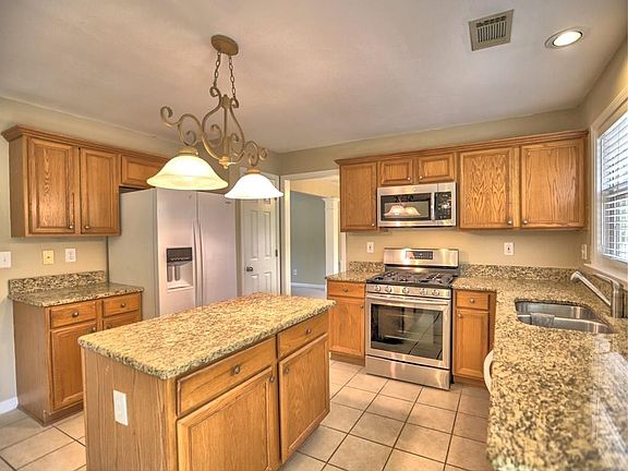 3rd image of 3527 Chastain Glen Ln NE