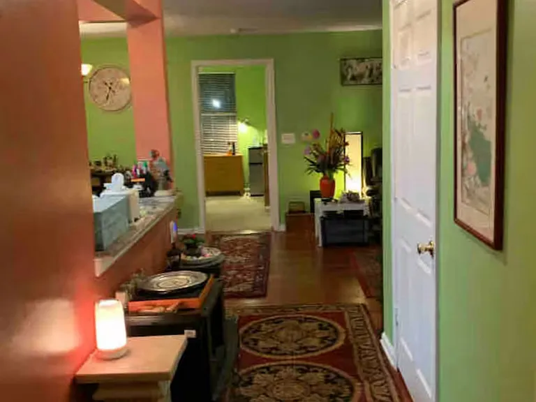 10009 Vanderbilt Cir #5 — Photo 2