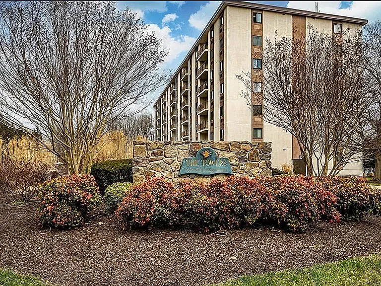 27101 Valley Run Dr #101 — Photo 4