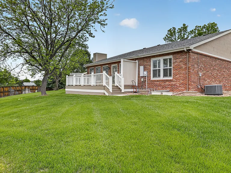 8970 Greenwich Ct — Photo 27