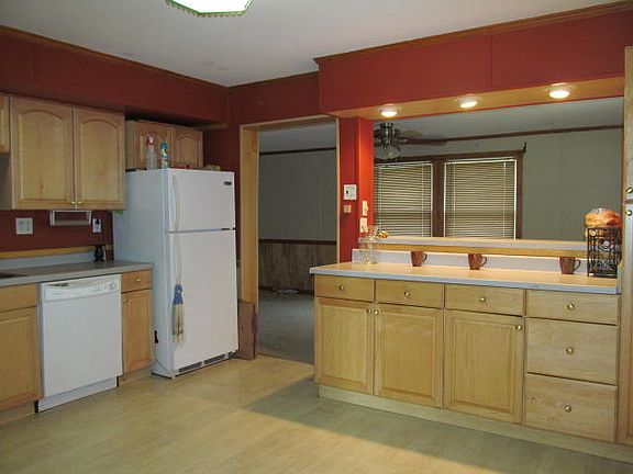 2nd image of 3 Saratoga Ln
