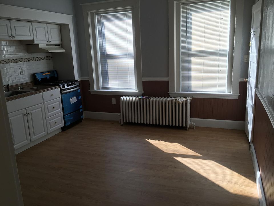 1st image of 279 Washington St #3