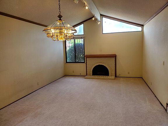 5th image of 1685 Peachwood Dr