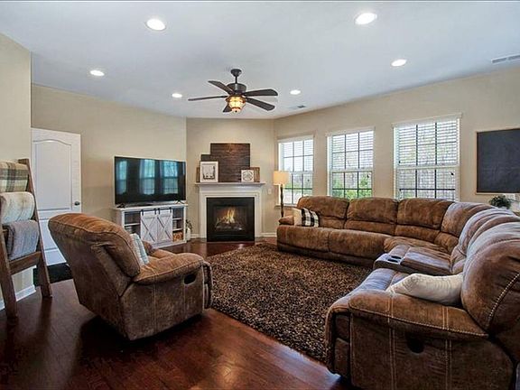 5th image of 1487 Tomkins Knob Dr