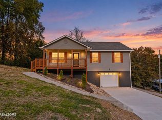 811 S 15th St, La Follette, TN 37766