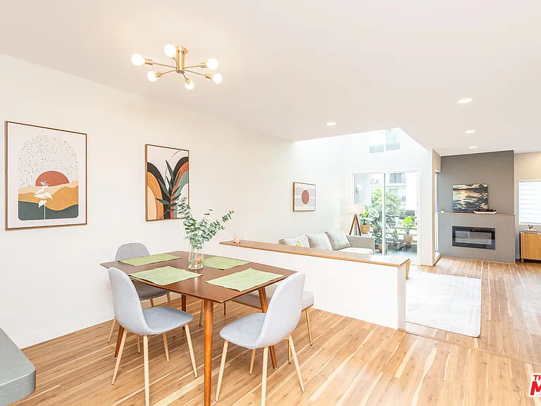 1617 S Beverly Glen Blvd #102 — Photo 7