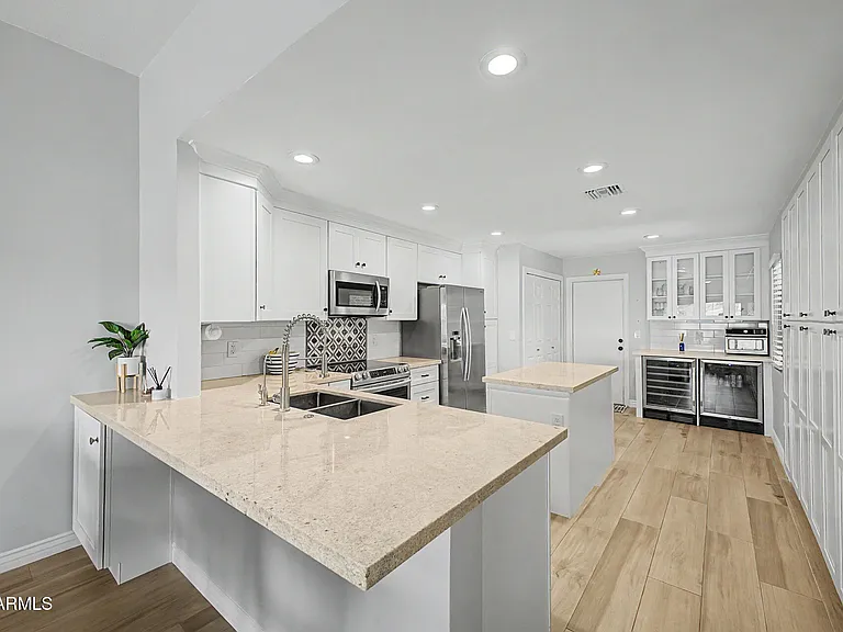 7972 E Cactus Wren Rd — Photo 5