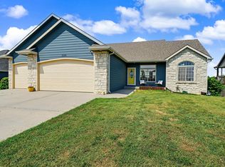 2108 Brookefield Dr, Salina, KS 67401