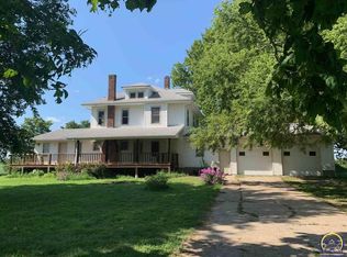 2040 NW Menoken Rd, Topeka, KS 66618