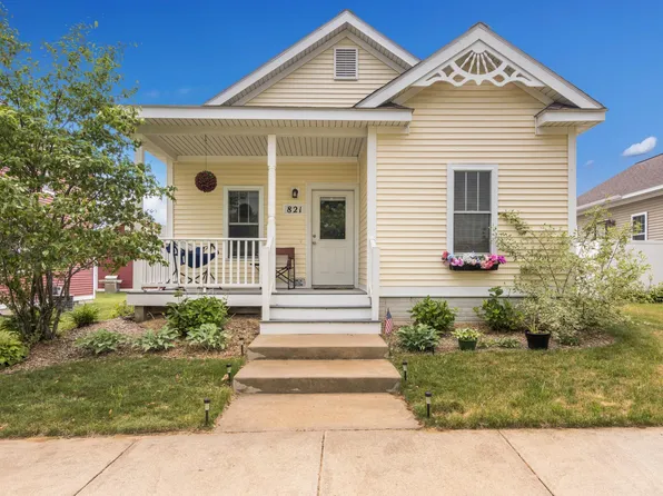 821 Traditions Dr, Traverse City, MI 49696