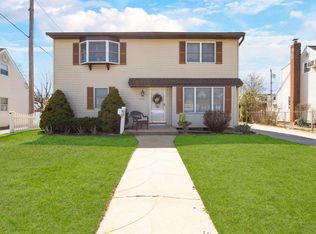 1045 Harrow Rd, Franklin Square, NY 11010