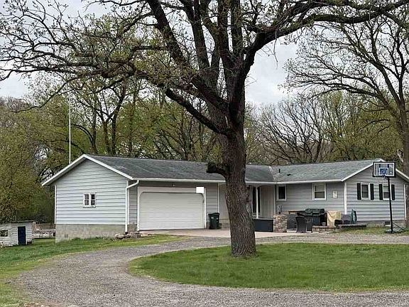 2nd image of 1450 Scenic Dr NW