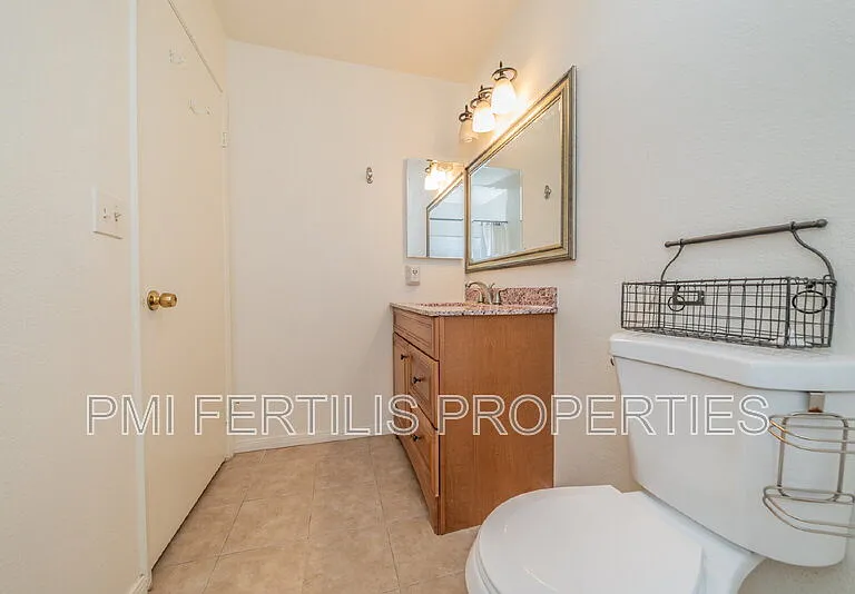 8331 Vineyard Ave #7 — Photo 17