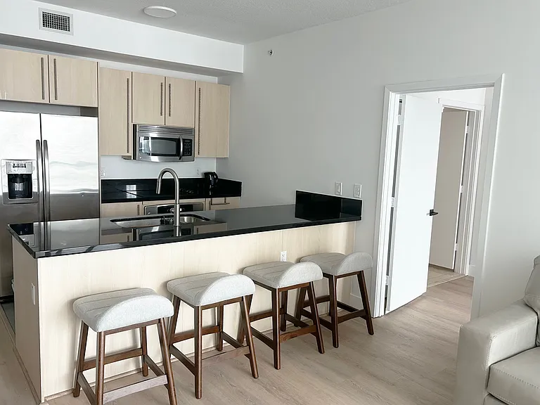 79 SW 12th St #1710 — Photo 3