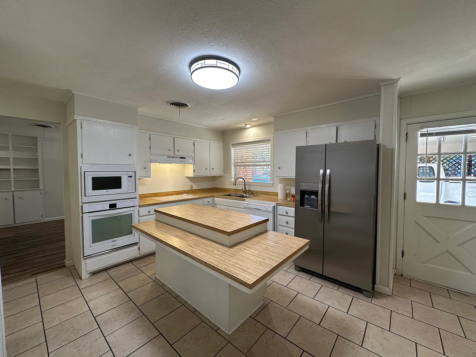 3 bed, 1469 sqft, $2,495 — Photo 3