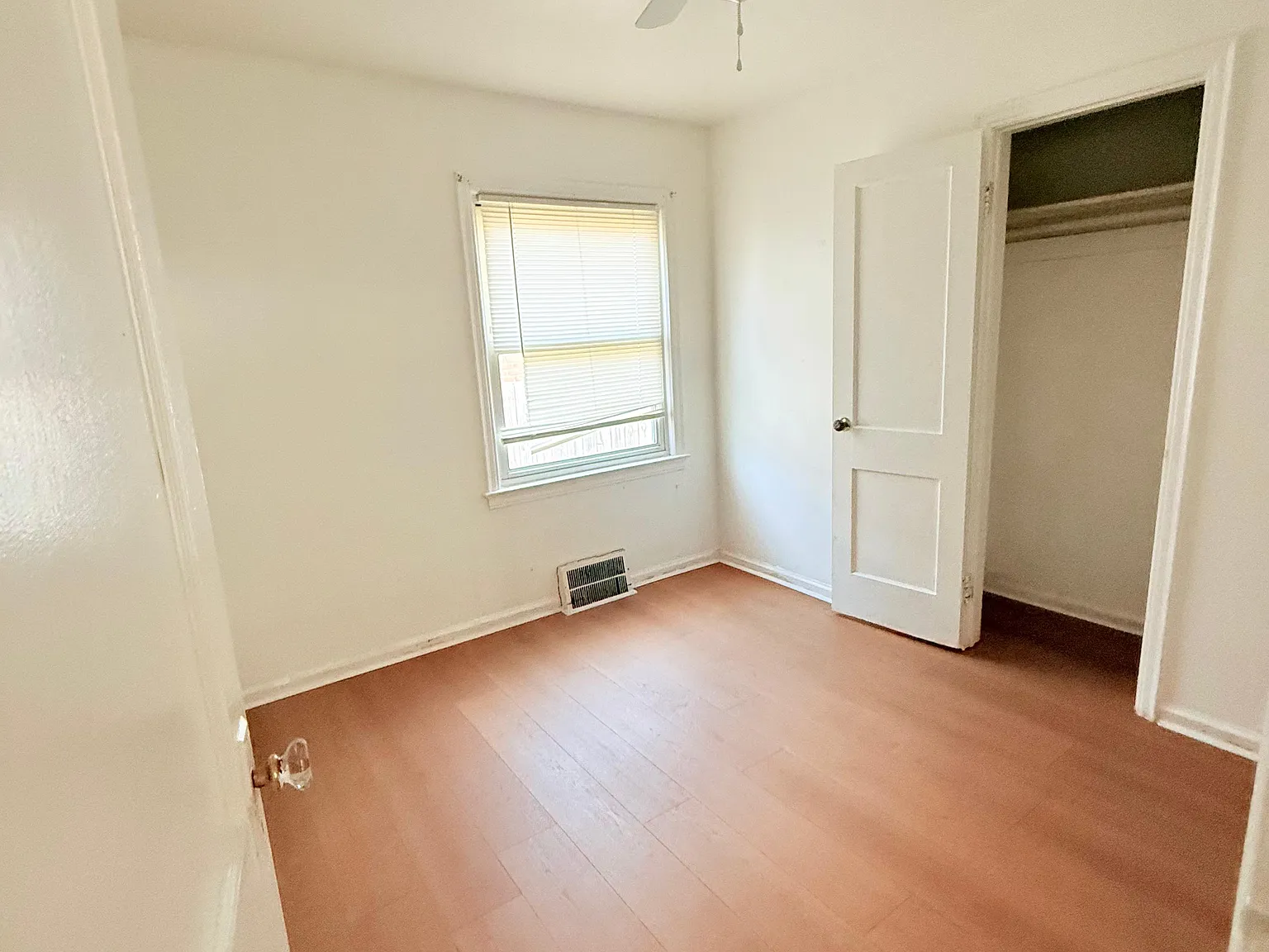 2 bed, 1966 sqft, $1,150 — Photo 4