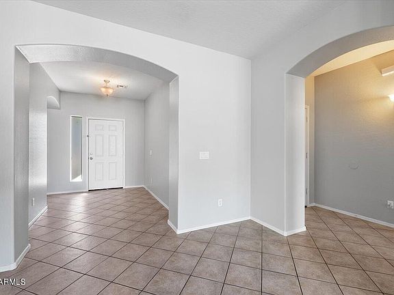 3rd image of 1432 E Parkview Dr