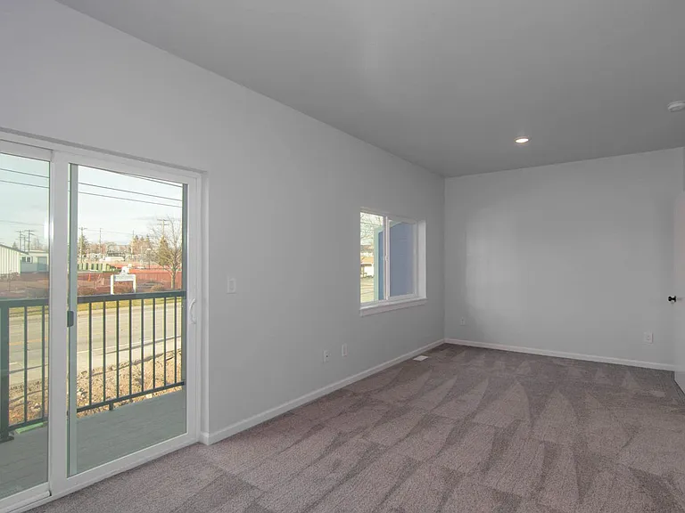 12402 E Broadway Ave — Photo 9