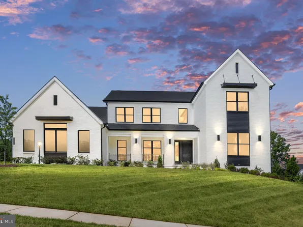 1204 Riley Preserve Ct, Great Falls, VA 22066