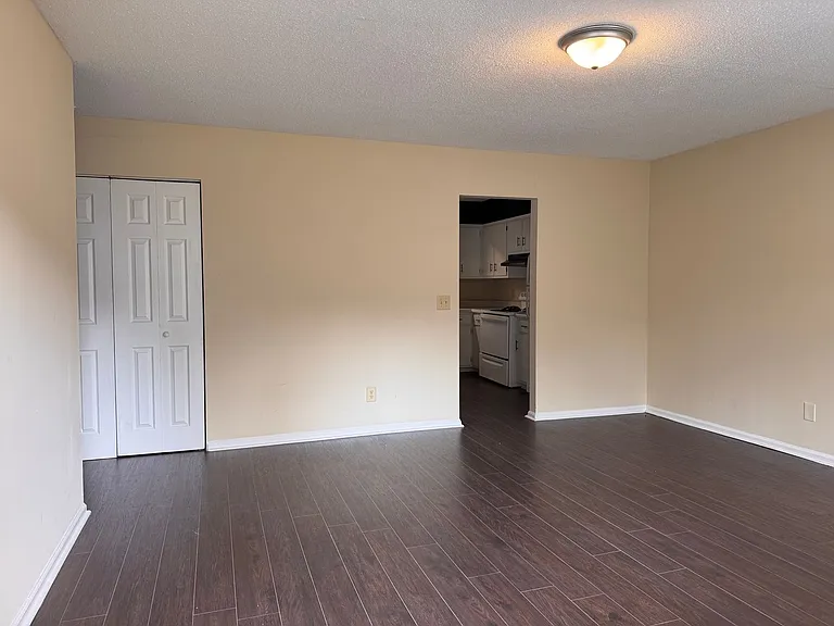 646 A & B Greenfield St — Photo 3