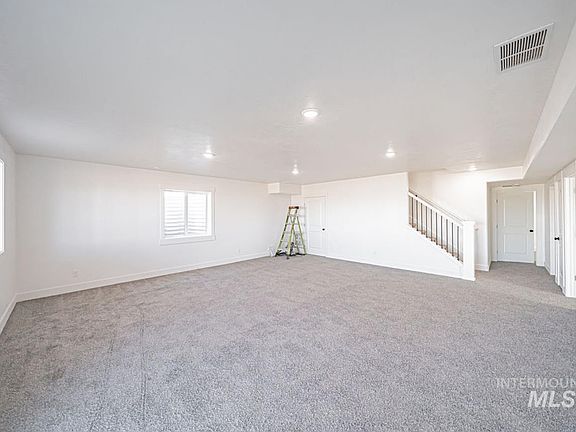 4th image of 102 N Stocktrail Dr