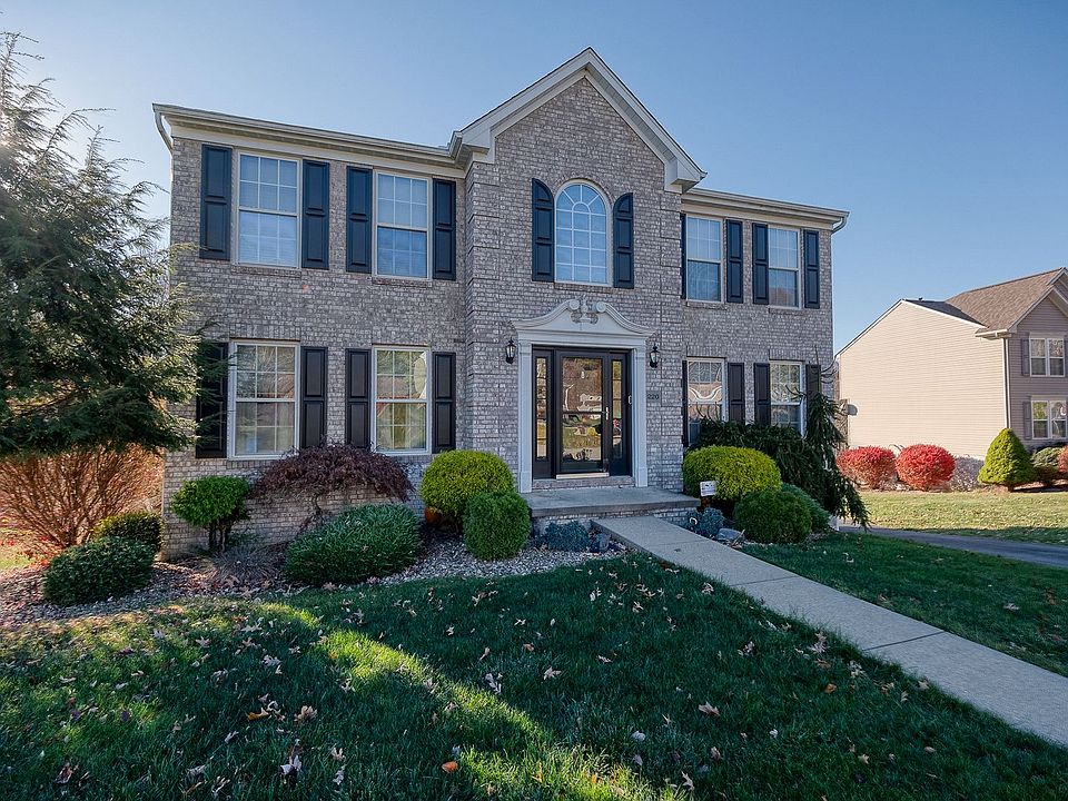 1st image of 220 Blossom Ct