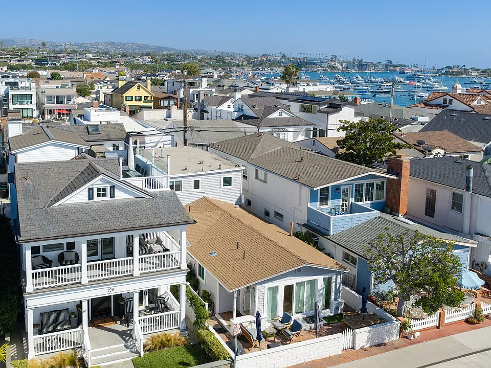 118 Marine Ave