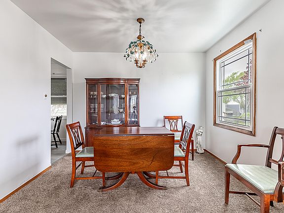5th image of 4418 Arbutus Ln