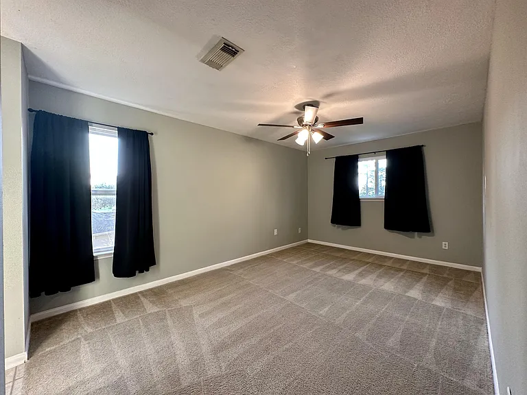 9222 Memorial Grove Dr — Photo 10