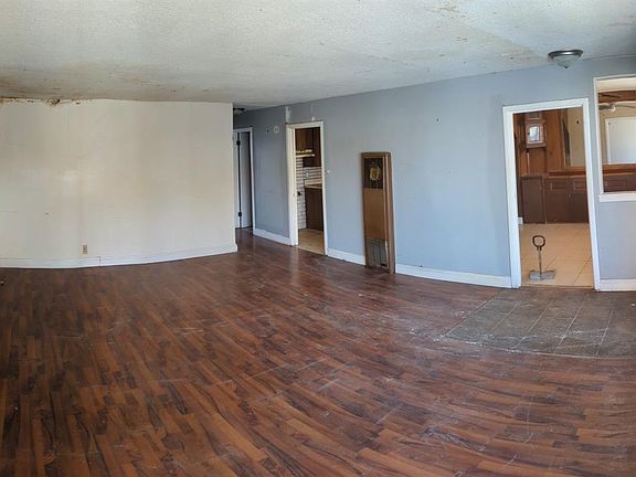 2nd image of 305 Mildred Avenue