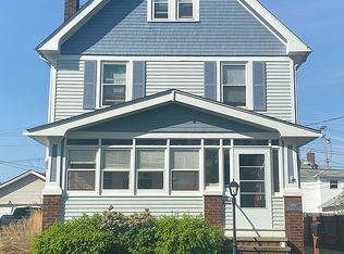 17918 Windward Rd, Cleveland, OH 44119