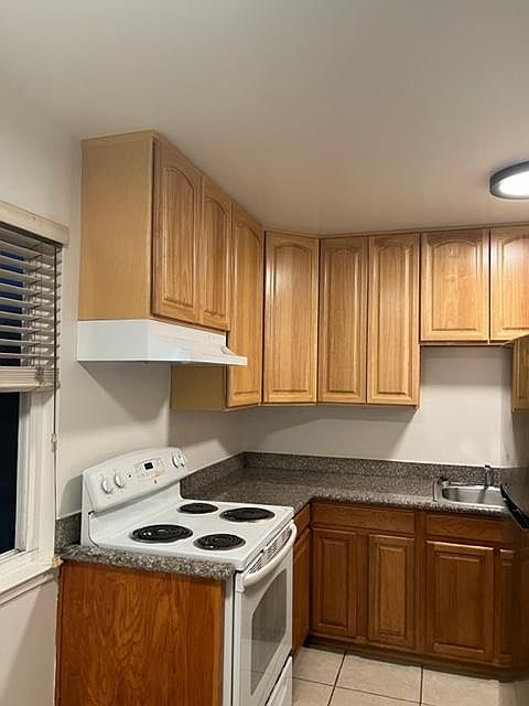 Kitchen, new upper cabinets
