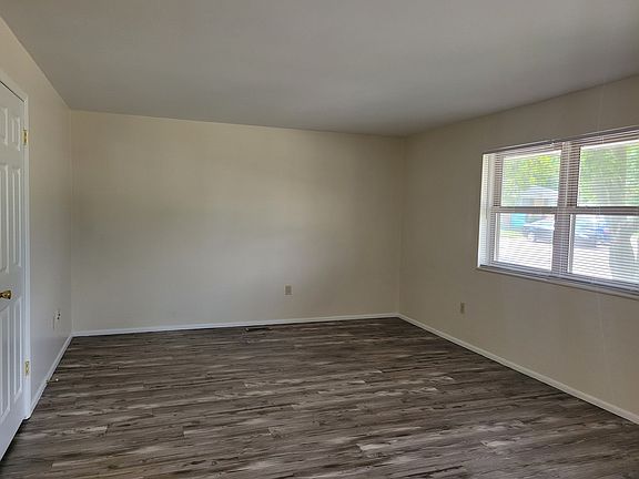 4th image of 415 N Hyatt St APT 5