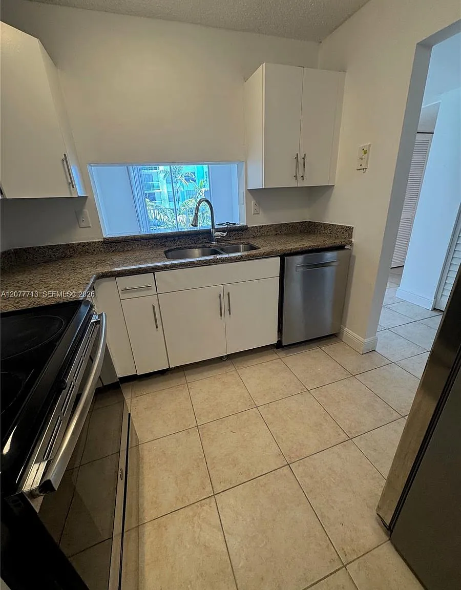 Montecarlo Condo — Photo 3