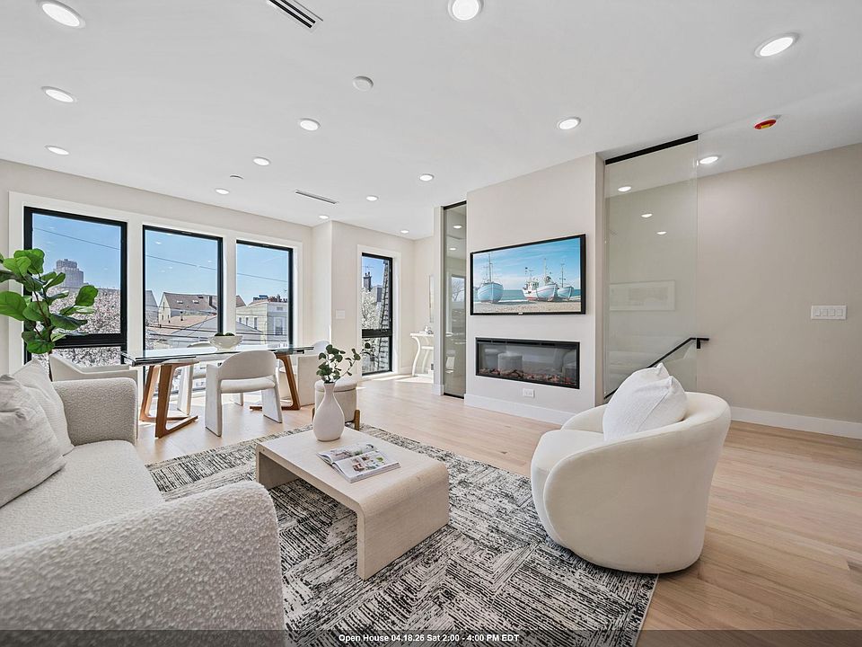 1st image of 10 Elizabeth St Unit 2