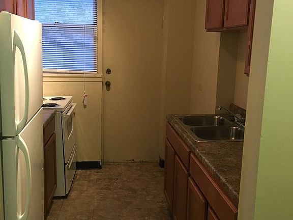 2nd image of 7147 S Jeffery Blvd #4147376